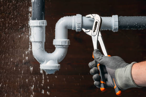 Professional Emergency Plumber technician working in Cummaquid, MA